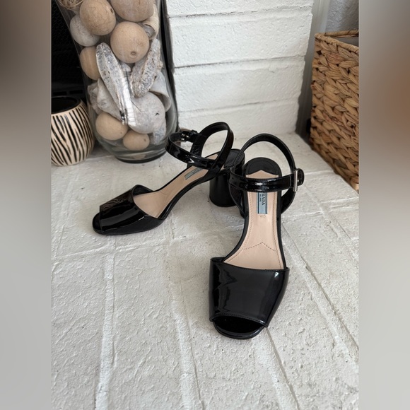 PRADA Round Heel Ankle Strap Slingback Sandal Shoe 36 - 5.5 Black Patent - Picture 2 of 14